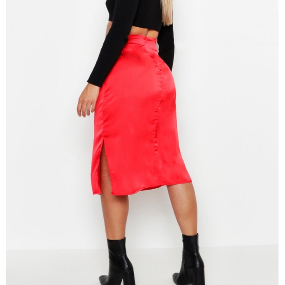 Satin skirt